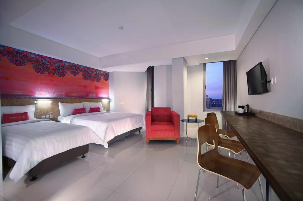 Aston Inn Pantai Losari Macasar Exterior foto