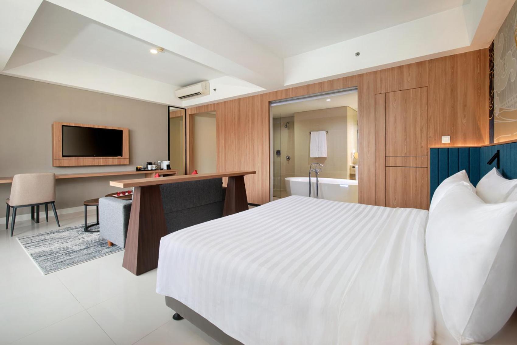 Aston Inn Pantai Losari Macasar Exterior foto