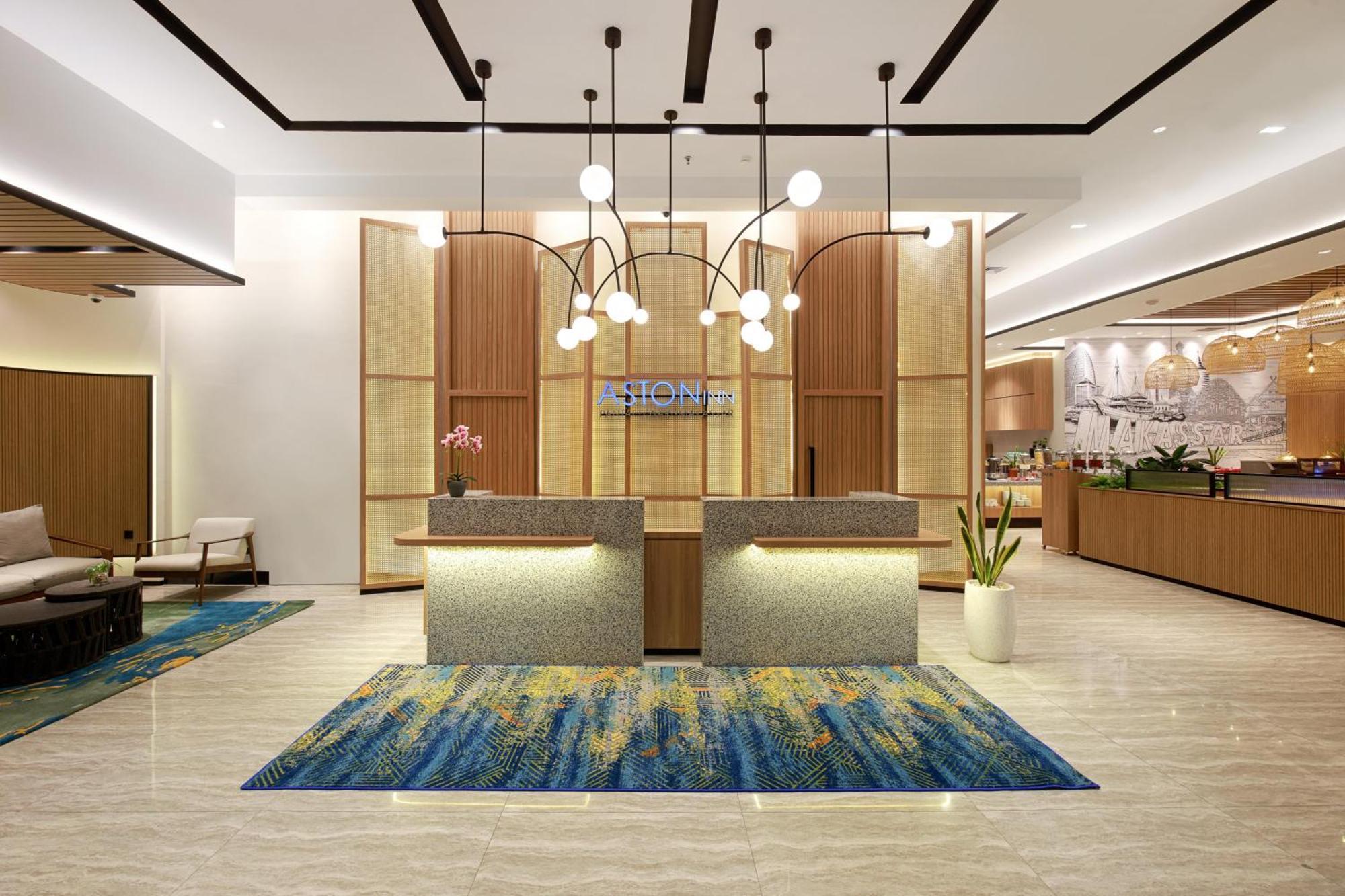 Aston Inn Pantai Losari Macasar Exterior foto